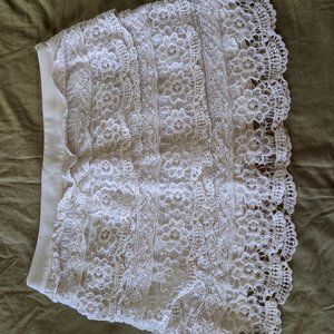 Francesca's white lace skirt